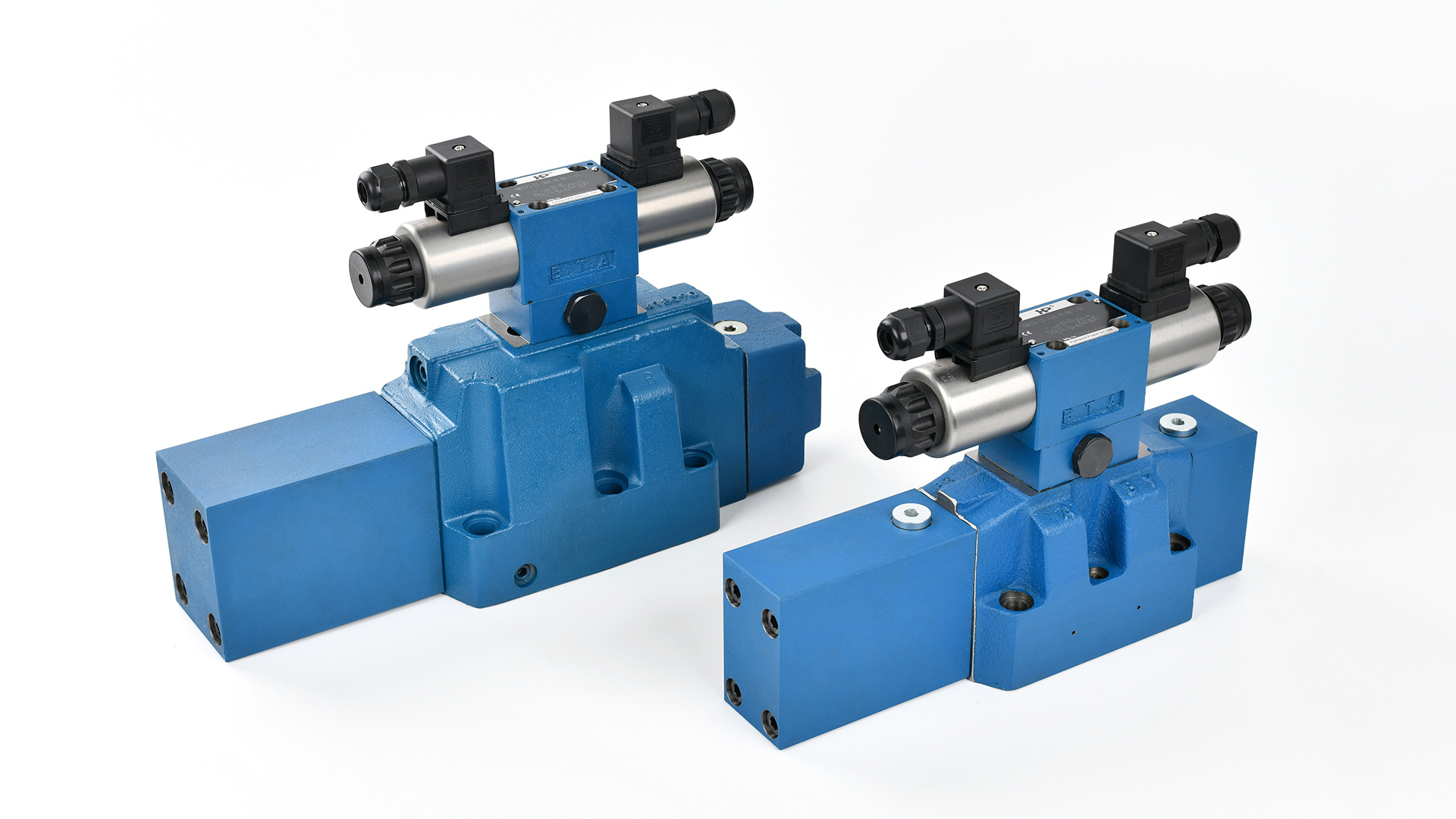 如何根據(jù)系統(tǒng)需求選擇比例換向閥的端口尺寸?